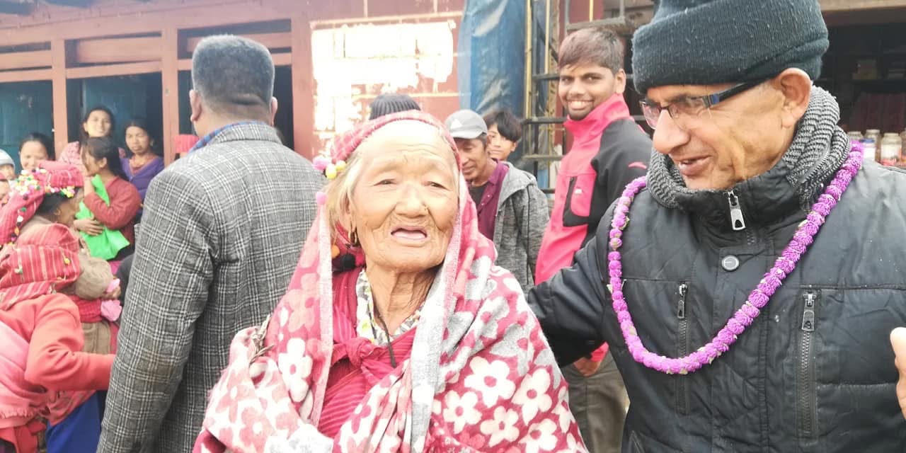 ज्येष्ठ नागरिकहरूलाई सम्मानका कार्यक्रमहरू सञ्चालन